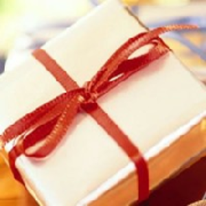 Wer wertvolle Geschenke von Kunden annimmt, verstößt gegen das Schmiergeldverbot.